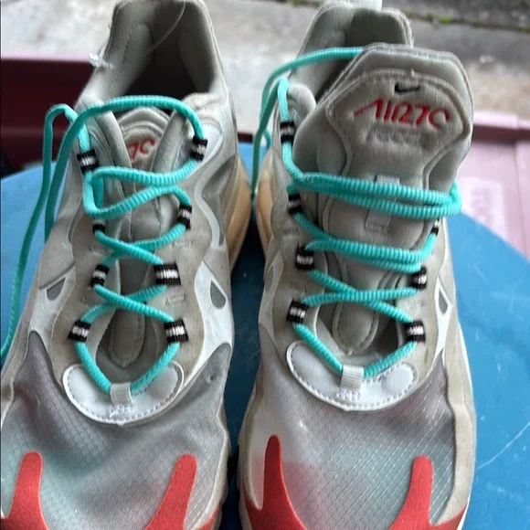 Nike Air 270 Woman’s Sneakers - Picture 1 of 1